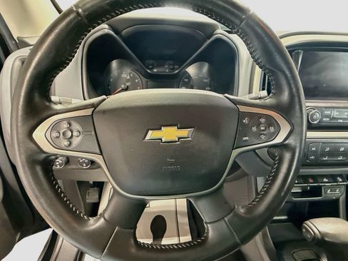 Used 2015 Chevrolet Colorado Z71 AWD/4WD image 11
