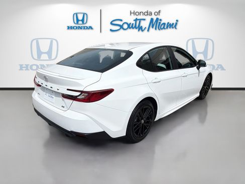 Used 2026 Toyota Camry SE FWD image 7