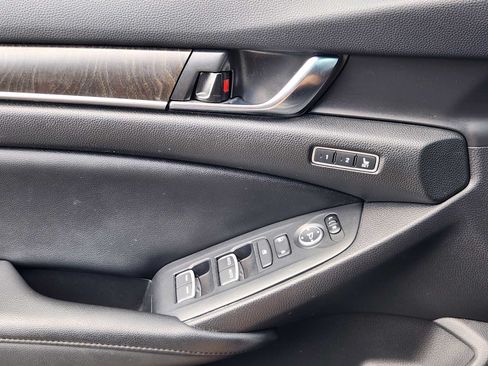 Certified 2021 Honda Accord Touring image 22