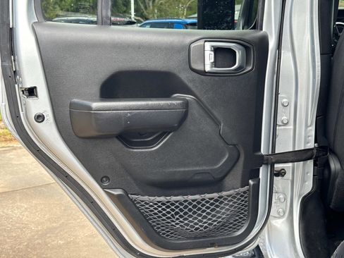 Used 2023 Jeep Wrangler Unlimited Sport AWD/4WD image 11