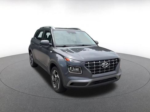 Used 2025 Hyundai Venue SEL FWD image 3