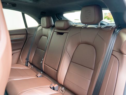 Certified 2025 Porsche Macan Turbo Electric AWD/4WD image 23