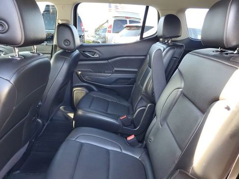 Used 2022 GMC Acadia SLT w/ Elevation Edition image 10