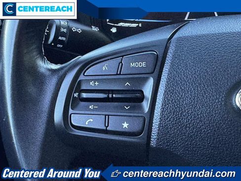 Used 2023 Hyundai Venue SEL FWD image 19