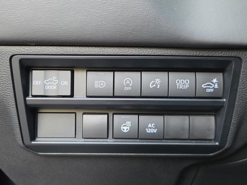Used 2023 Toyota Tundra Platinum AWD/4WD image 34