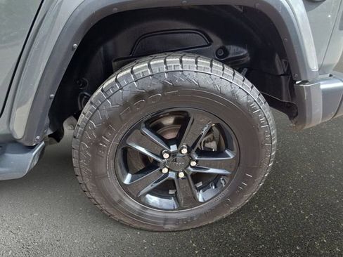 Used 2019 Jeep Wrangler Unlimited Sahara AWD/4WD image 35
