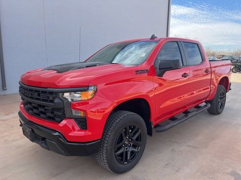 Used 2025 Chevrolet Silverado 1500 Custom Trail Boss w/ Turbomax Blackout Package image 1