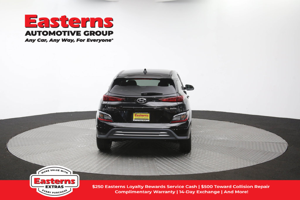 Used 2023 Hyundai Kona SEL FWD image 40