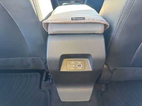 Certified 2025 Subaru Crosstrek 2.5i Limited w/ Crosstrek Mirror Package image 25