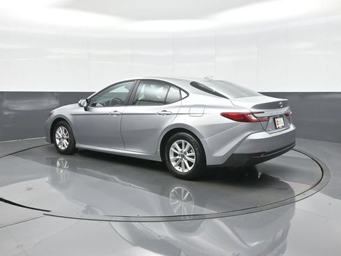 Used 2026 Toyota Camry LE FWD image 5