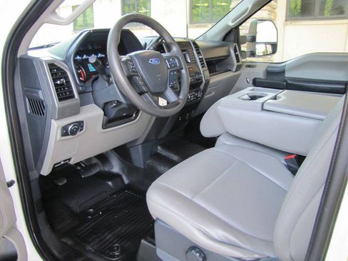 Used 2022 Ford F250 XL w/ Power Equipment Group AWD/4WD image 13