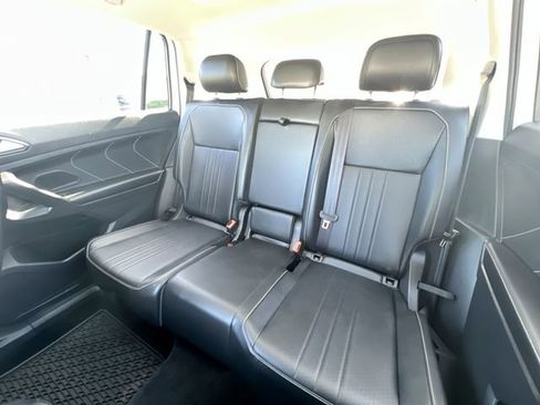 Certified 2022 Volkswagen Tiguan SE w/ Panoramic Sunroof Package image 22