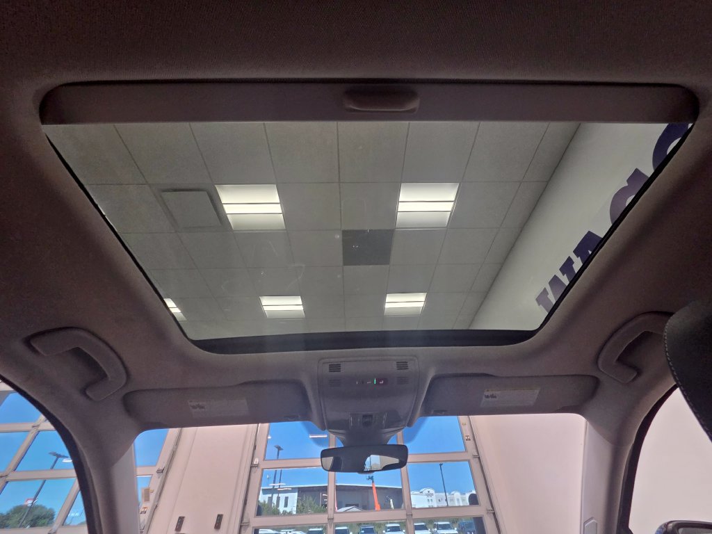 Used 2025 Volkswagen Jetta SE FWD image 22