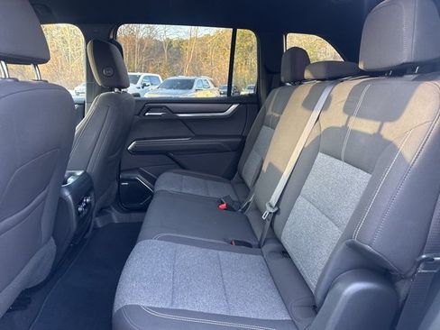 Used 2025 GMC Acadia Elevation image 23