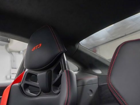 Certified 2022 Porsche 911 GT3 image 32
