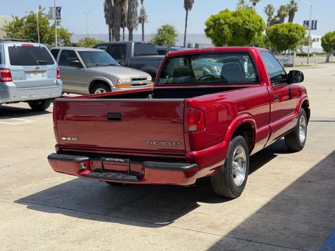 Used 1999 Chevrolet S10 Pickup LS w/ Preferred Equipment Group image 10