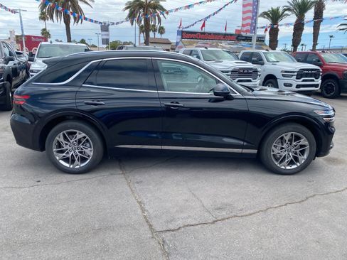 Used 2025 Genesis GV70 2.5T AWD/4WD image 6