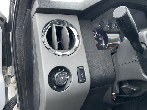 Used 2013 Ford F350 Lariat w/ Lariat Chrome Pkg image 7