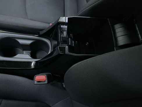 Used 2021 Toyota Corolla LE image 25