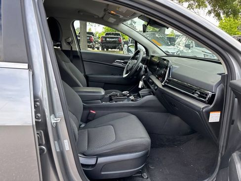 Used 2023 Kia Sportage LX AWD/4WD image 17