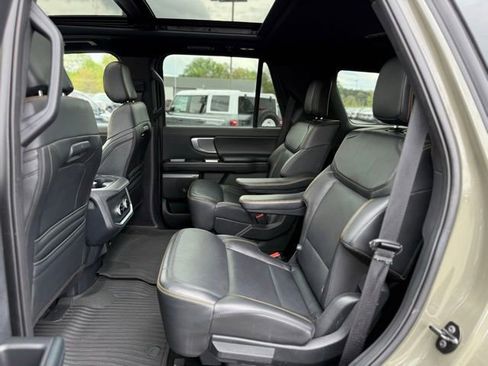 Certified 2025 Ford Expedition Tremor AWD/4WD image 23