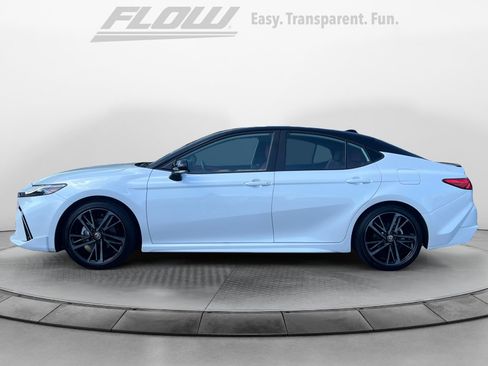 Used 2025 Toyota Camry XSE FWD image 4