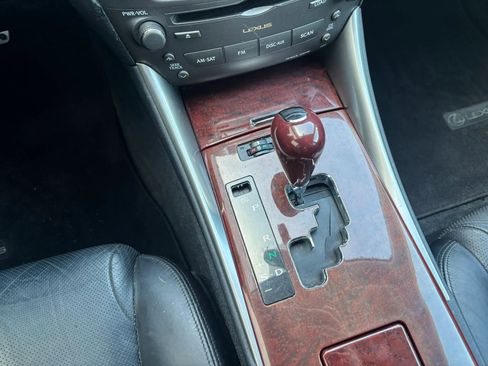 Used 2007 Lexus IS 350 RWD image 19