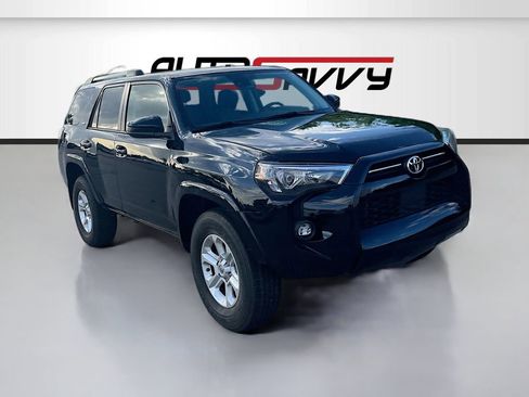 Used 2021 Toyota 4Runner SR5 AWD/4WD image 1