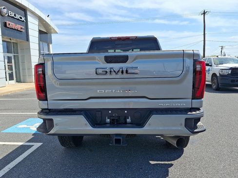 Used 2025 GMC Sierra 2500 Denali Ultimate AWD/4WD image 5