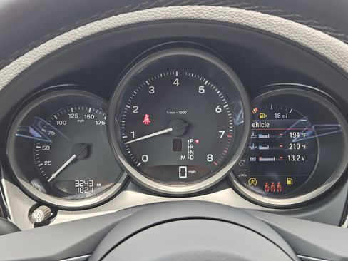 Certified 2026 Porsche Macan AWD/4WD image 16