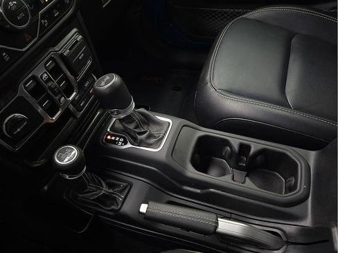 Used 2021 Jeep Wrangler Unlimited Sahara w/ Cold Weather Group image 20