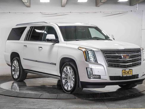 Used 2018 Cadillac Escalade ESV Platinum AWD/4WD image 5
