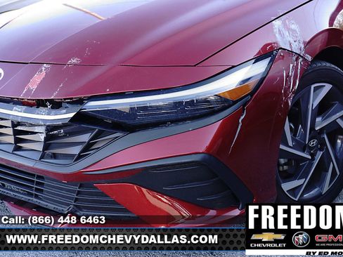 Used 2025 Hyundai Elantra Sport image 8