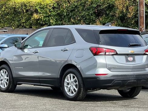 Used 2023 Chevrolet Equinox LS AWD/4WD image 9