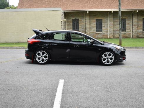 Used 2016 Ford Focus ST FWD image 8