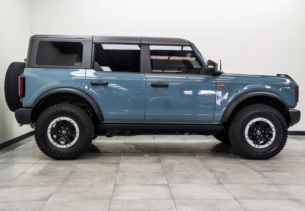 Used 2023 Ford Bronco Badlands w/ Sasquatch Package AWD/4WD image 11