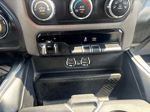 Used 2019 RAM 2500 Big Horn image 31
