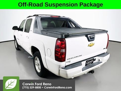 Used 2011 Chevrolet Avalanche LT w/ Suspension Package, Off-Road AWD/4WD image 5
