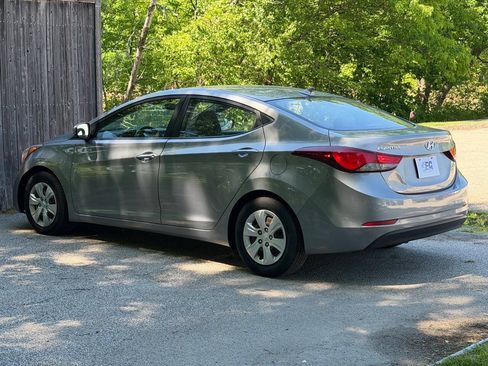 Used 2016 Hyundai Elantra SE FWD image 5