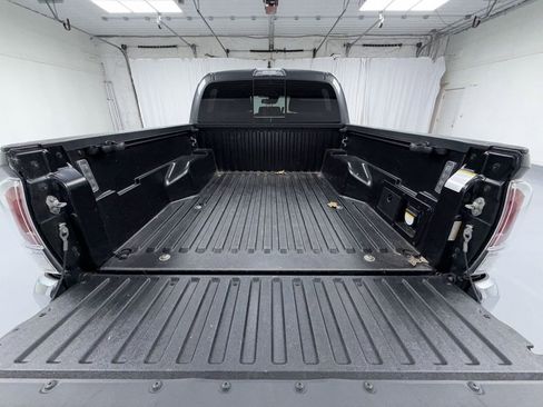 Certified 2023 Toyota Tacoma TRD Off-Road image 11