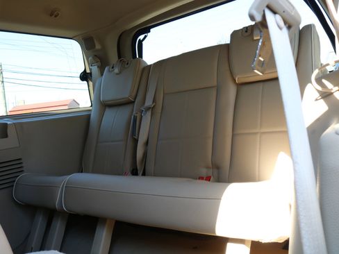 Used 2008 Lincoln Navigator 4WD image 38
