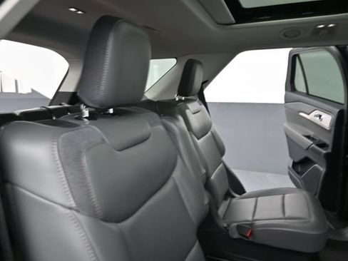 Certified 2025 Ford Explorer Active w/ Active Comfort Package AWD/4WD image 26
