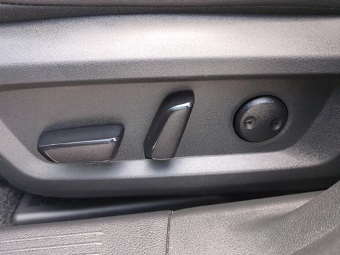 Certified 2024 Nissan Rogue SL FWD image 16