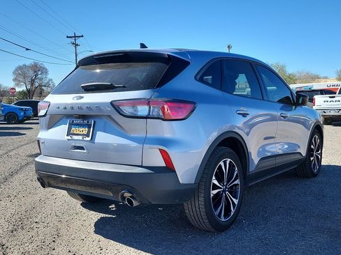 Used 2022 Ford Escape SE w/ SE Sport Appearance Package image 6