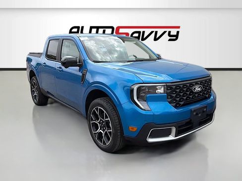 Used 2025 Ford Maverick Lariat w/ 4K Tow Package AWD/4WD image 1