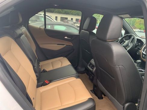Used 2023 Chevrolet Equinox Premier image 16