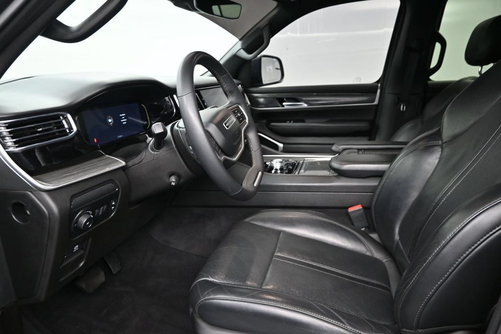 Used 2022 Jeep Wagoneer Series III w/ Flexible Seating Group AWD/4WD image 10