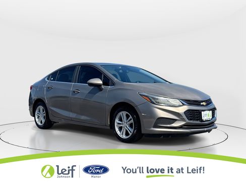 Used 2018 Chevrolet Cruze LT image 1