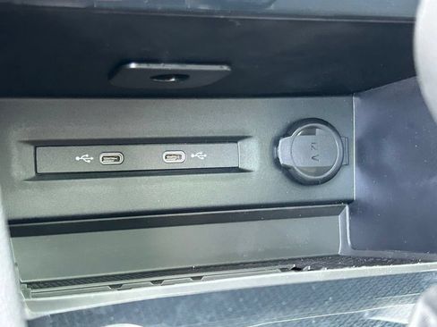 New 2026 Volkswagen Taos SE FWD image 33
