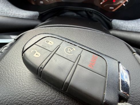 Used 2022 Jeep Compass Latitude AWD/4WD image 16